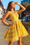 Anneprom Yellow Lace Appliques V Neck Short Party Dress Above Knee Homecoming Dress APH0102