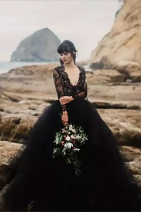 Anneprom Chic V neck Black Wedding Dress Lace Open Back Long Sleeve Wedding Dresses Bridal Gowns APW0383