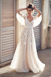 Anneprom Ivory V Neck Beach Wedding Dresses with Lace Appliques APW0397